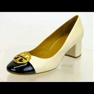 TORY BURCH CHELSEA 50  CREAM BLACK LEATHER CAP TOE GOLD REVA PUMPS US 8 1/2
